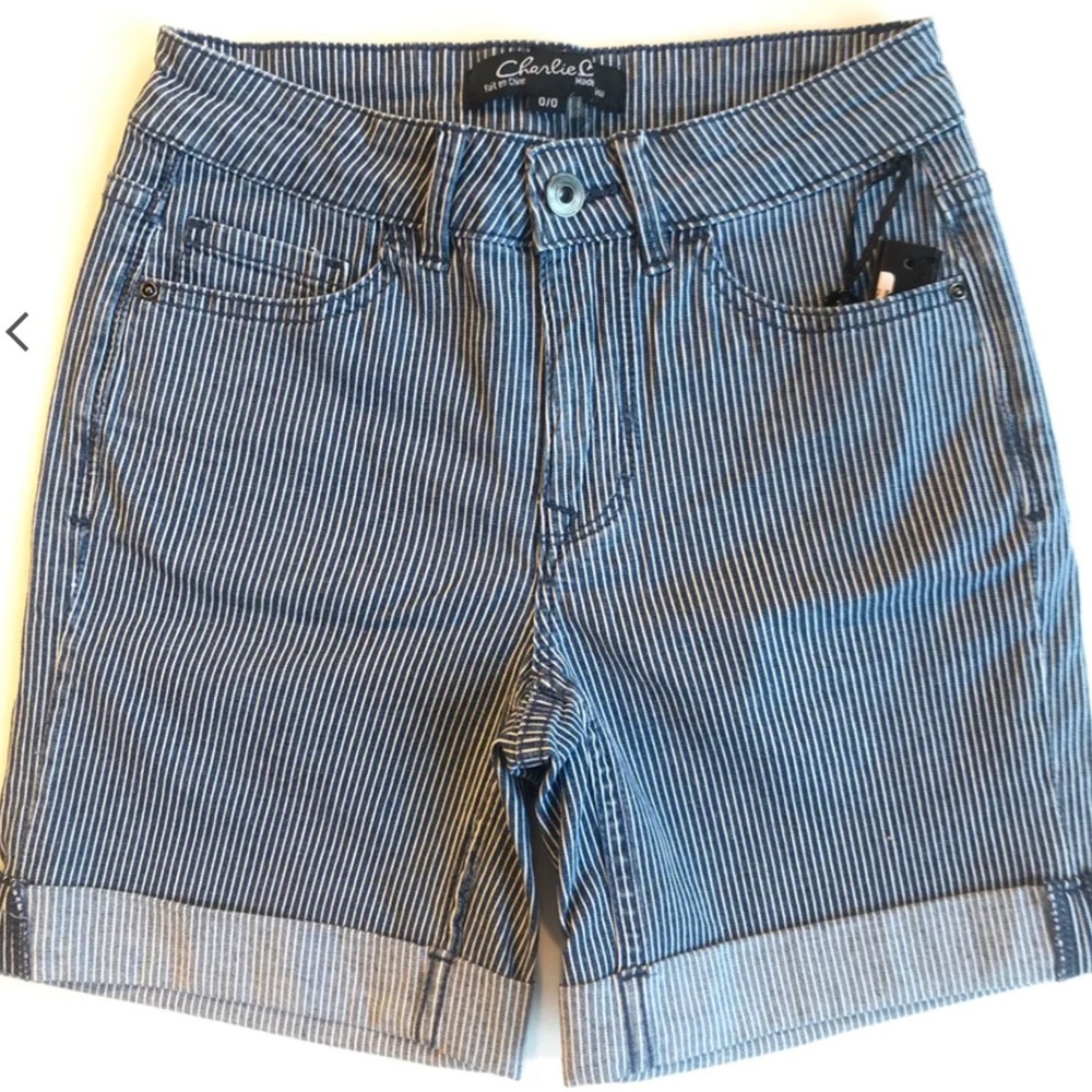 CHARLIE B Women's Blue Pinstripe Cuffed Shorts